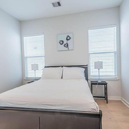 Charming 3-Bedroom Luxury Home Near Downtown, Nrg, Galleria & Medical Center Х'юстон Екстер'єр фото
