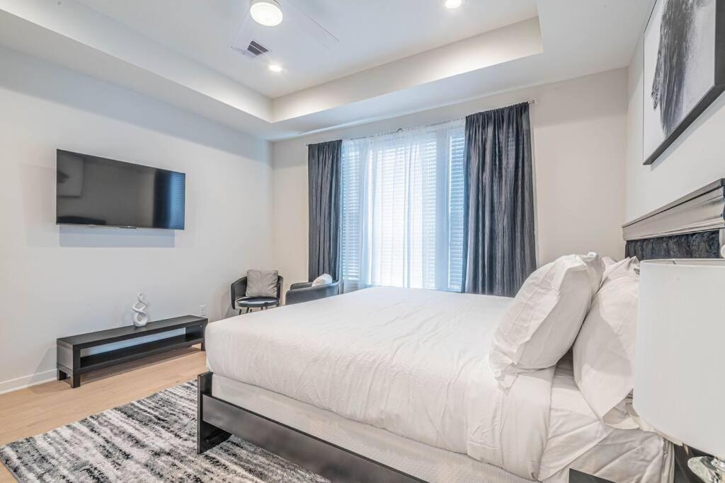 Charming 3-Bedroom Luxury Home Near Downtown, Nrg, Galleria & Medical Center Х'юстон Екстер'єр фото