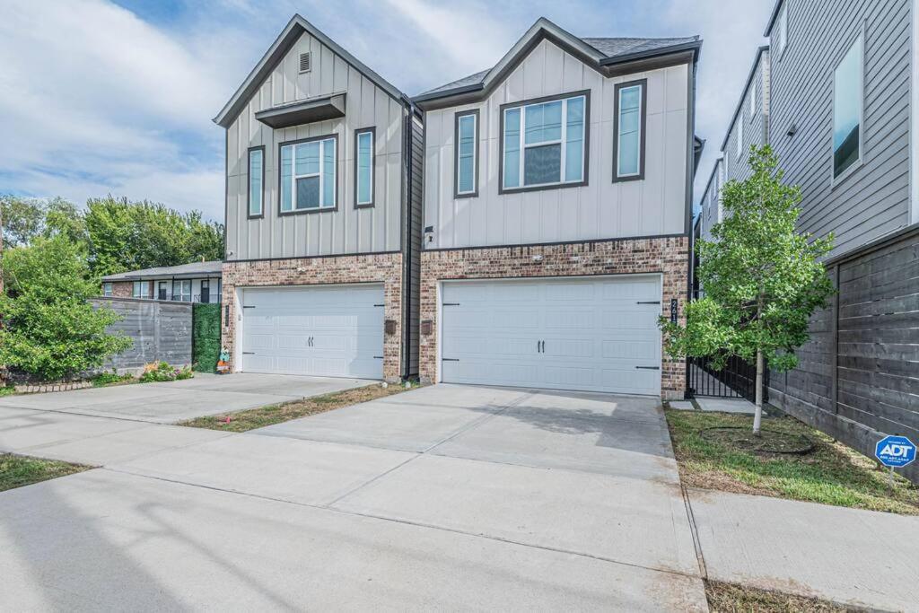 Charming 3-Bedroom Luxury Home Near Downtown, Nrg, Galleria & Medical Center Х'юстон Екстер'єр фото