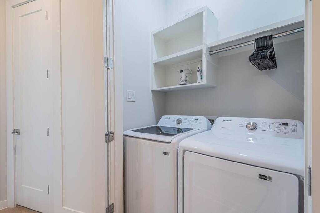 Charming 3-Bedroom Luxury Home Near Downtown, Nrg, Galleria & Medical Center Х'юстон Екстер'єр фото