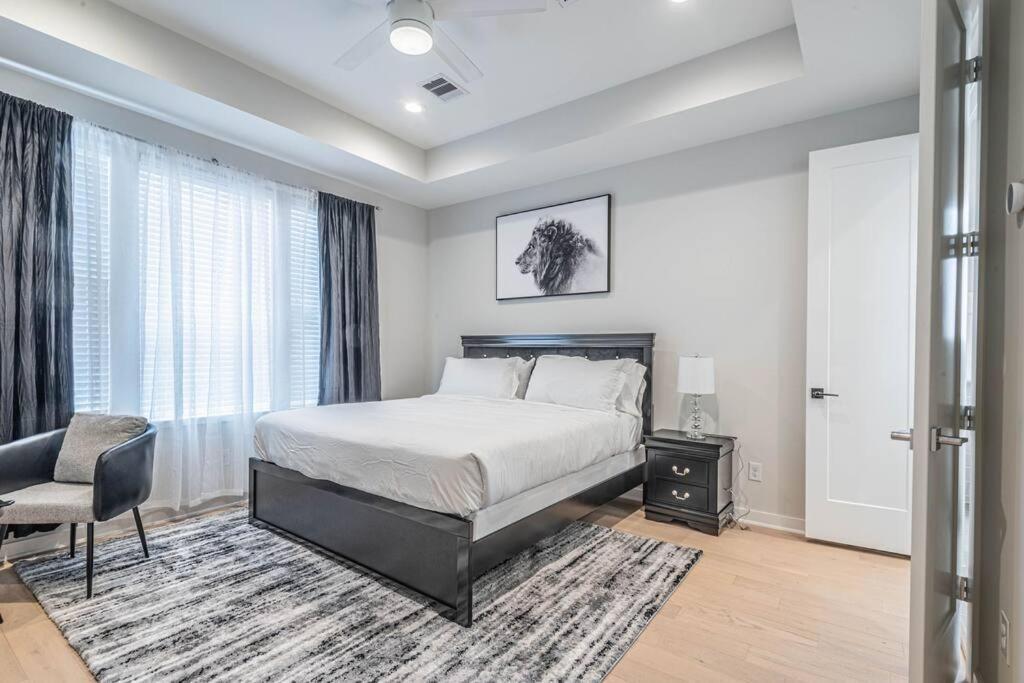 Charming 3-Bedroom Luxury Home Near Downtown, Nrg, Galleria & Medical Center Х'юстон Екстер'єр фото